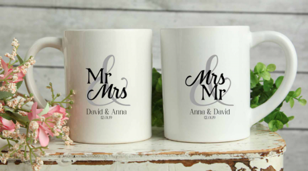 Mug dengan gambar tanda infinity yang melambangkan kesetiaan